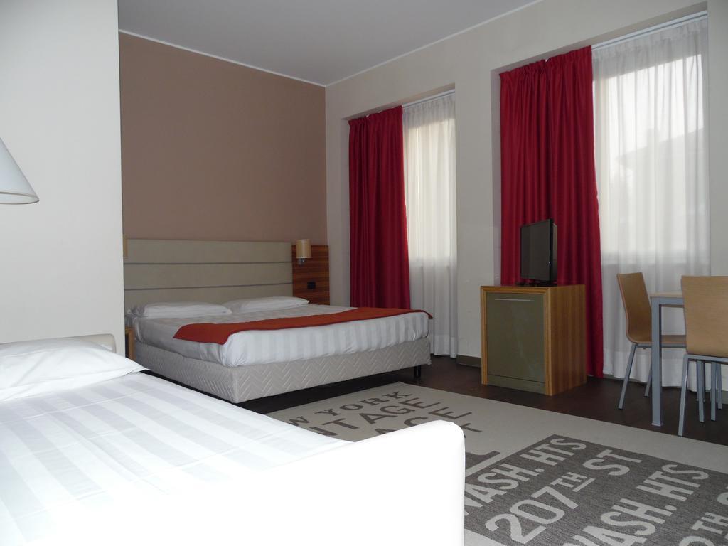 Bis Hotel Varese Esterno foto